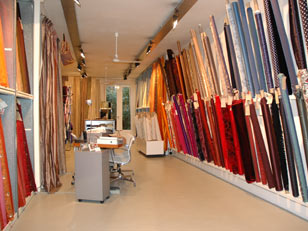 Beeld 1 McLennan's Pure Silk