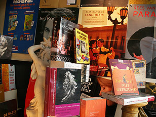 Beeld 2 Boekhandel Zwart op Wit 