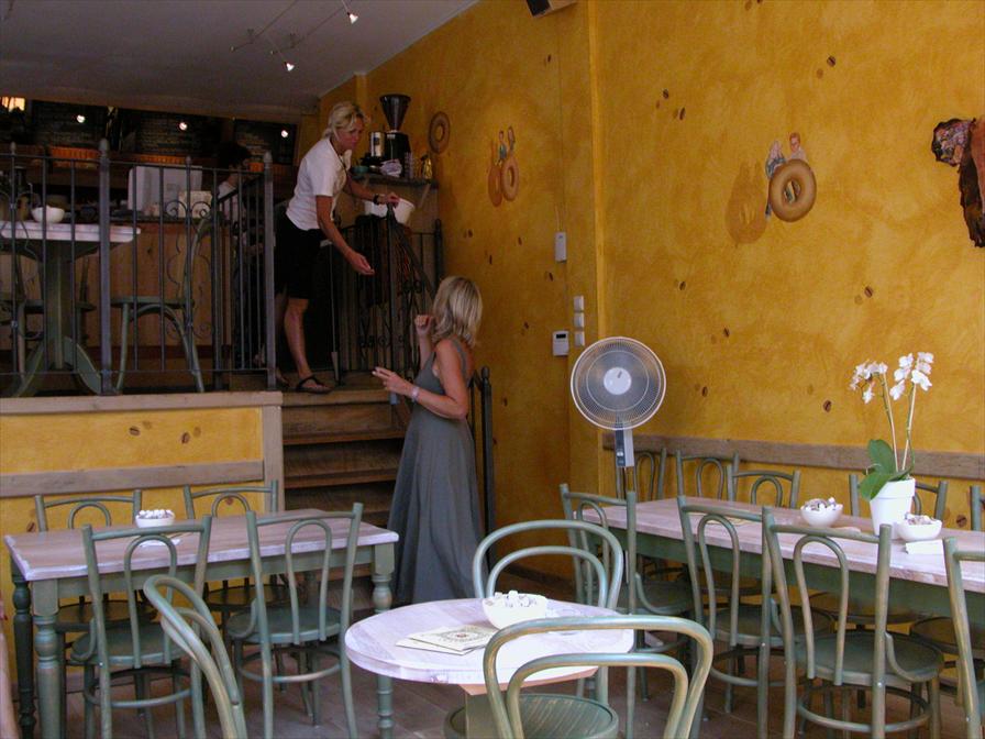 Bagels & Beans Restaurants & Cafés in Amsterdam.