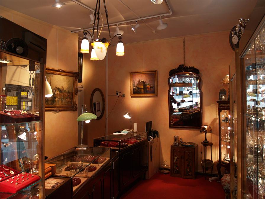 afbeelding Binenbaum Antiques & Jewelry 
